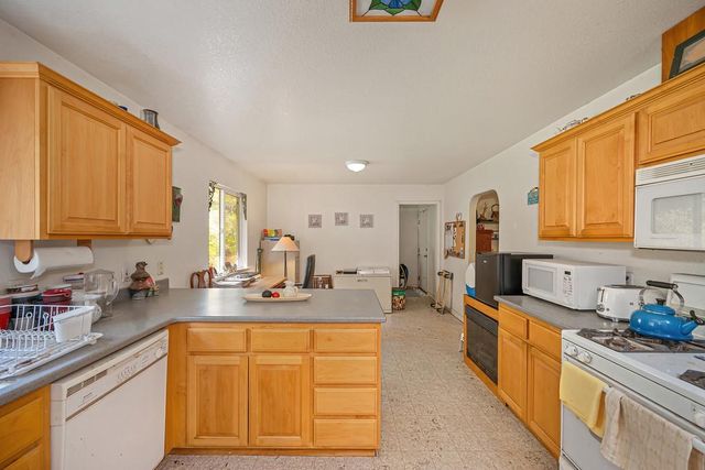 10520 Oak Springs Rd, Penn Valley, CA 95946
