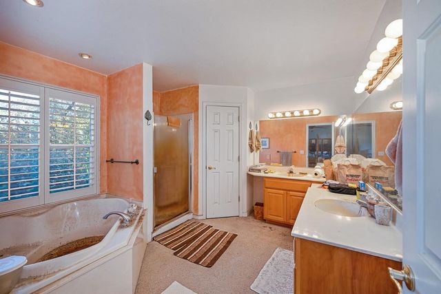 10520 Oak Springs Rd, Penn Valley, CA 95946
