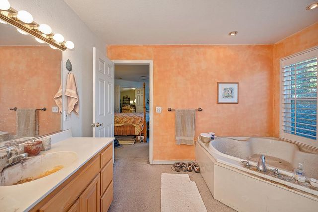 10520 Oak Springs Rd, Penn Valley, CA 95946