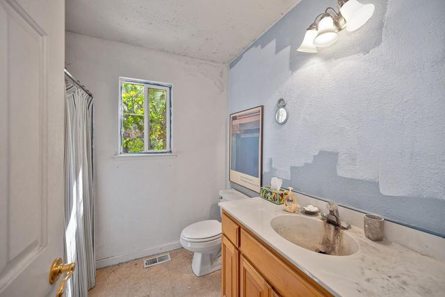 10520 Oak Springs Rd, Penn Valley, CA 95946
