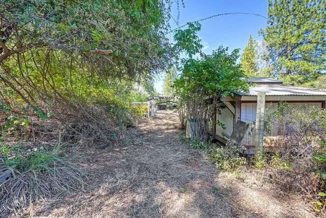 10520 Oak Springs Rd, Penn Valley, CA 95946