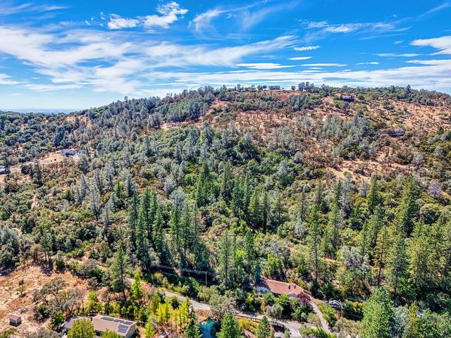 10520 Oak Springs Rd, Penn Valley, CA 95946