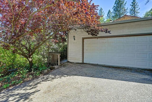 10520 Oak Springs Rd, Penn Valley, CA 95946