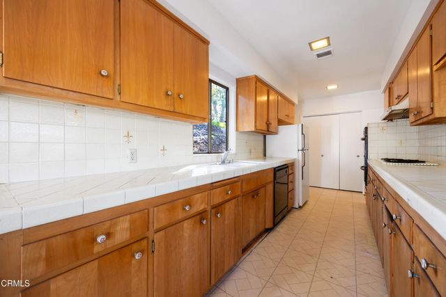 3556 Canyon Crest Road, Altadena, CA 91001