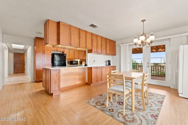 3660 W El Moraga Place, Tucson, AZ 85745