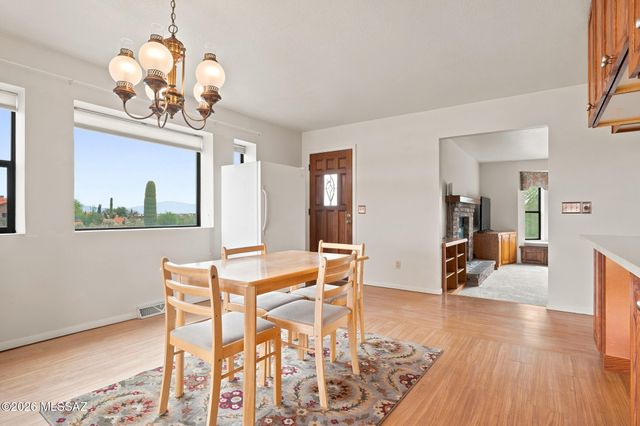 3660 W El Moraga Place, Tucson, AZ 85745