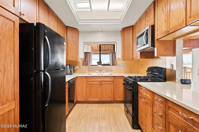 3660 W El Moraga Place, Tucson, AZ 85745