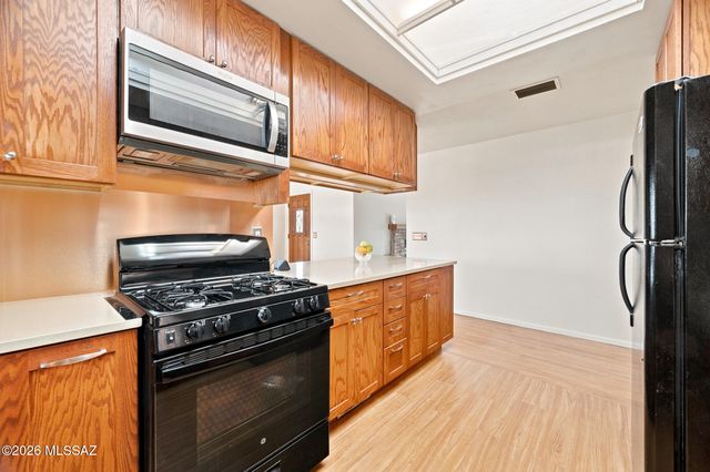 3660 W El Moraga Place, Tucson, AZ 85745