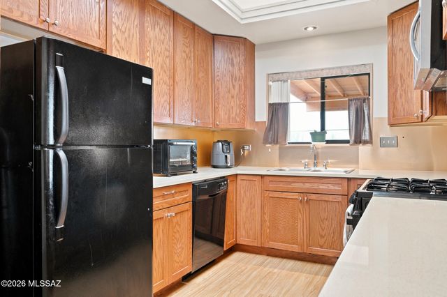 3660 W El Moraga Place, Tucson, AZ 85745