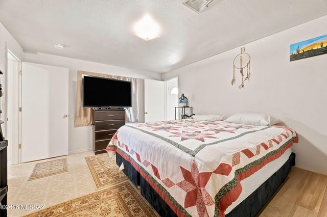 3660 W El Moraga Place, Tucson, AZ 85745