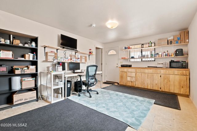 3660 W El Moraga Place, Tucson, AZ 85745