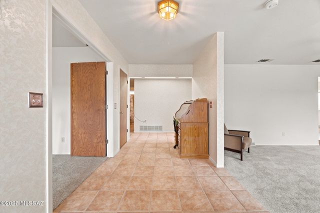 3660 W El Moraga Place, Tucson, AZ 85745
