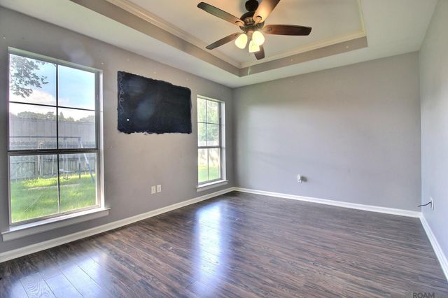 13953 J R Dr, Walker, LA 70785