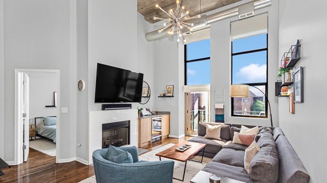 758 N Larrabee Street 408, Chicago, IL 60654