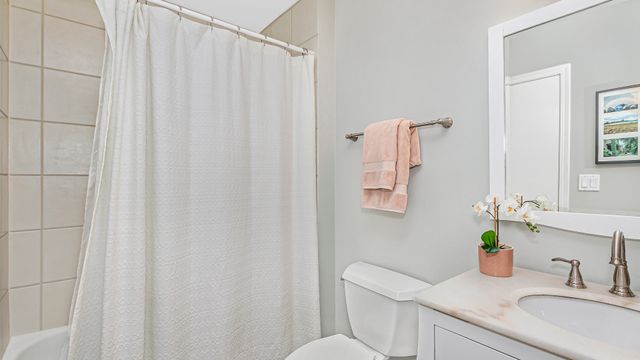 758 N Larrabee Street 408, Chicago, IL 60654