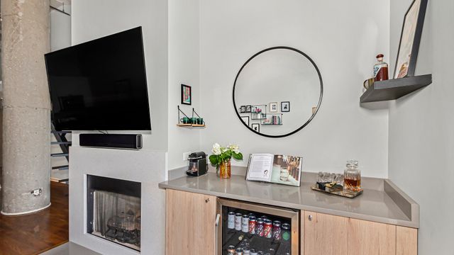 758 N Larrabee Street 408, Chicago, IL 60654