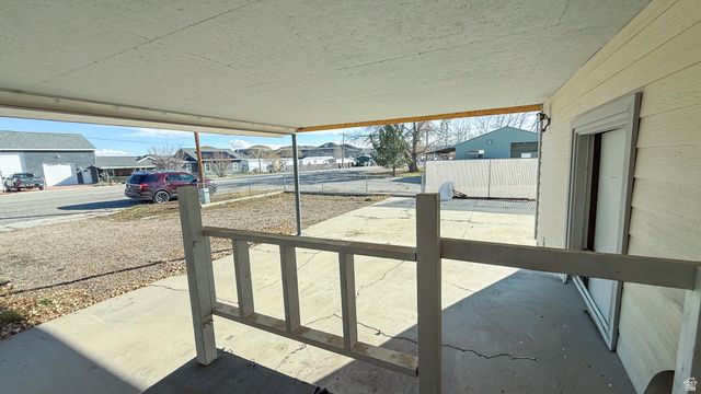 418 S 100 E, Wellington, UT 84542