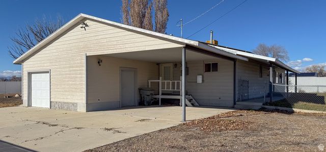 418 S 100 E, Wellington, UT 84542