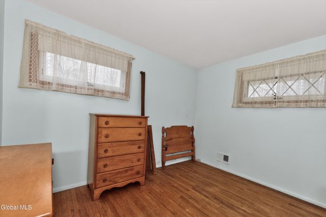 49 Tattersall Lane, Colonie, NY 12205