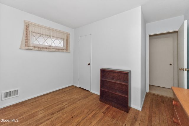 49 Tattersall Lane, Colonie, NY 12205