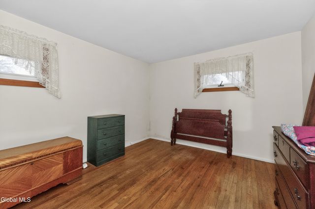 49 Tattersall Lane, Colonie, NY 12205