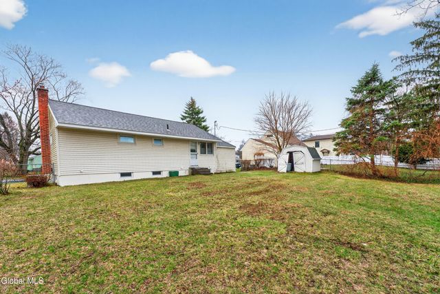 49 Tattersall Lane, Colonie, NY 12205