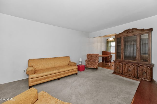 49 Tattersall Lane, Colonie, NY 12205