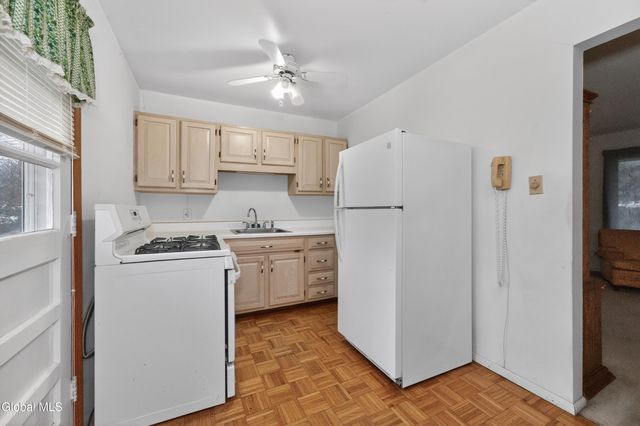 49 Tattersall Lane, Colonie, NY 12205