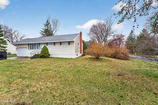 49 Tattersall Lane, Colonie, NY 12205