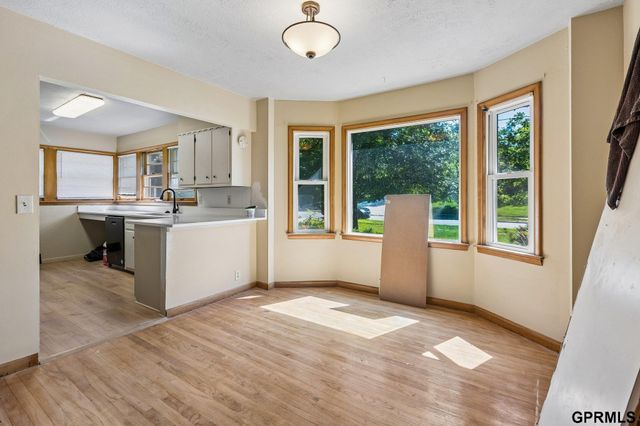 2928 S 50Th Street, Omaha, NE 68106