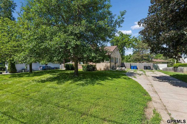 2928 S 50Th Street, Omaha, NE 68106