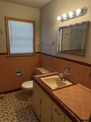 2928 S 50Th Street, Omaha, NE 68106