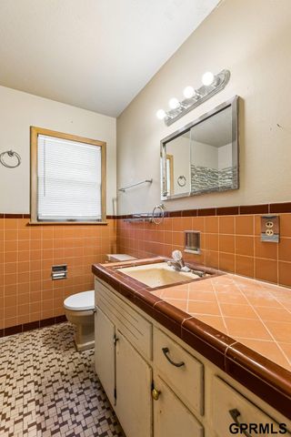 2928 S 50Th Street, Omaha, NE 68106