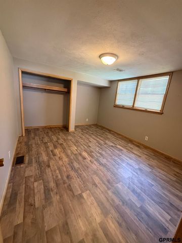 2928 S 50Th Street, Omaha, NE 68106