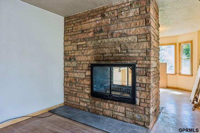 2928 S 50Th Street, Omaha, NE 68106