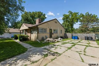 2928 S 50Th Street, Omaha, NE 68106