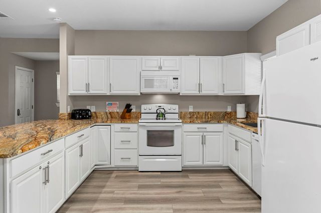 1265 Comanche Path, Bandera, TX 78003
