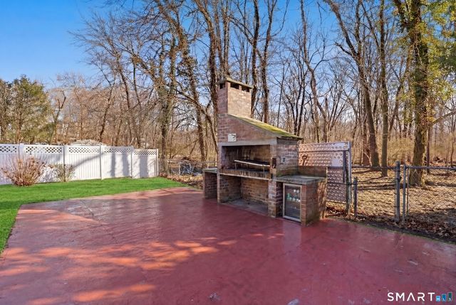 58 Sleepy Hollow Lane, Stamford, CT 06907