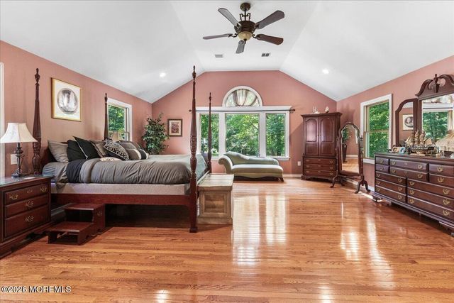 8 Grover Court, Jackson, NJ 08527