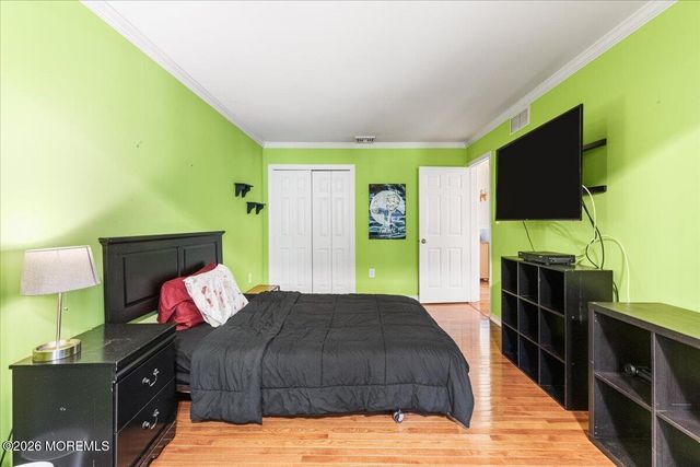 8 Grover Court, Jackson, NJ 08527