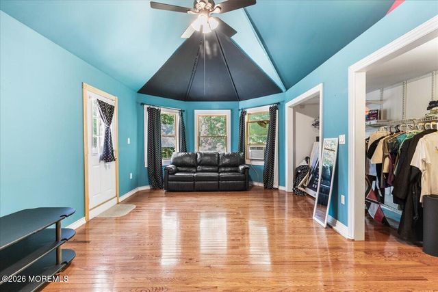 8 Grover Court, Jackson, NJ 08527