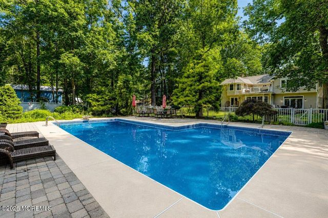 8 Grover Court, Jackson, NJ 08527