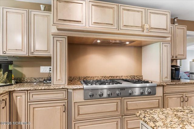 8 Grover Court, Jackson, NJ 08527