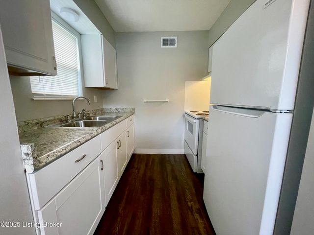 712 Mt Tabor Rd Rd 3, New Albany, IN 47150