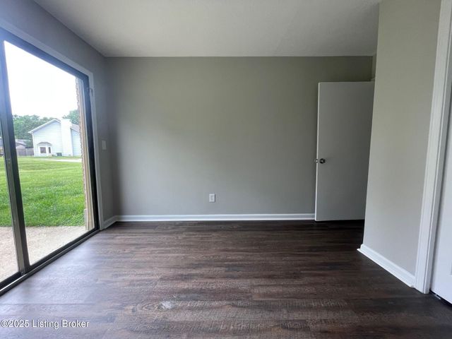 712 Mt Tabor Rd Rd 3, New Albany, IN 47150