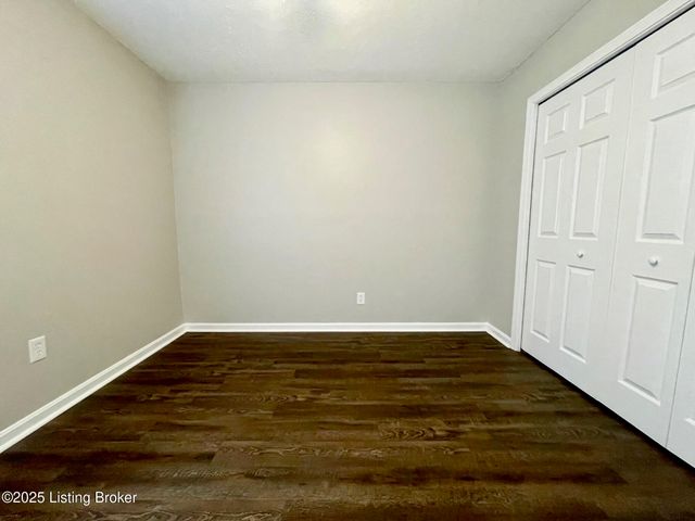 712 Mt Tabor Rd Rd 3, New Albany, IN 47150