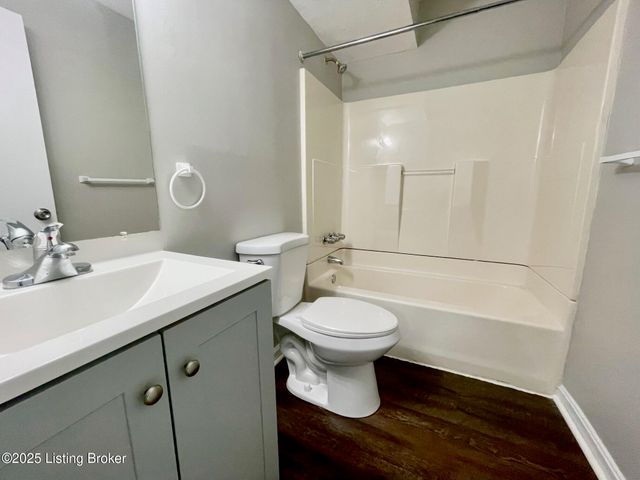712 Mt Tabor Rd Rd 3, New Albany, IN 47150