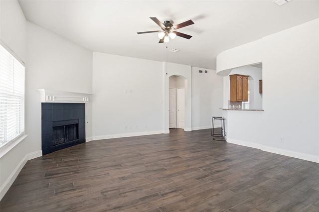 4000 Elmgreen Drive, Fort Worth, TX 76262