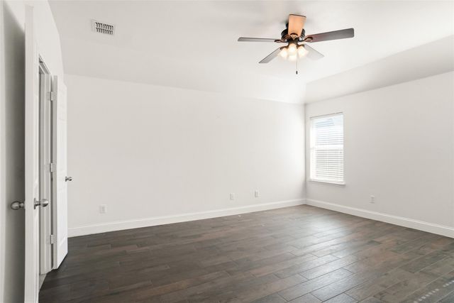 4000 Elmgreen Drive, Fort Worth, TX 76262