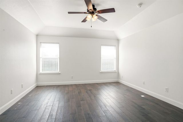 4000 Elmgreen Drive, Fort Worth, TX 76262